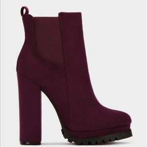 Miss Lola Burgundy Lug Boot Heel 8.5 fits like 9